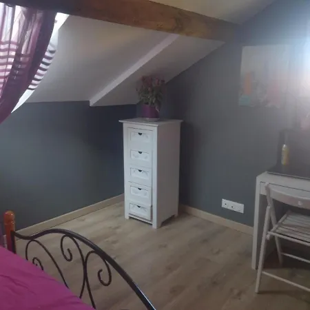 Chambre Pinky Elisabeth Proche Paris *